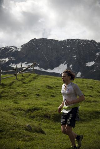 2011-06-12 09:44:00